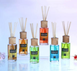 Аромадиффузор с палочками 100мл LADECOR,6 ароматов дерево,апельсин,лемонграсс,лен,белый чай,манго(8)