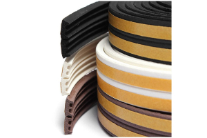 Уплотнитель Sila Home Е150, 9х4 мм самоклеящийся, черный 150м дво (150)