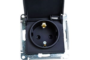 Карбон розетка 1-м СП с заземл. защ. шторки с крышкой 16А IP20 ATLAS DESIGN (5)