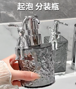 Диспенсер для жидкого мыла "Кроллис", темн.прозразн.пластик с фигуркой 400 мл