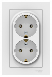 Белый розетка 2-м СП 16А IP20 с заземл. в сборе ATLAS DESIGN (10)