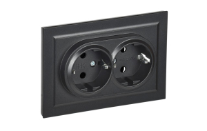 Черный розетка двойная с заземлением без защитных шторок 16А в сборе РС12-3-БрЧ